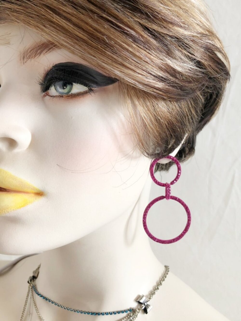 Retro So Good Fuchsia Pink Hoop Dangle Earrings